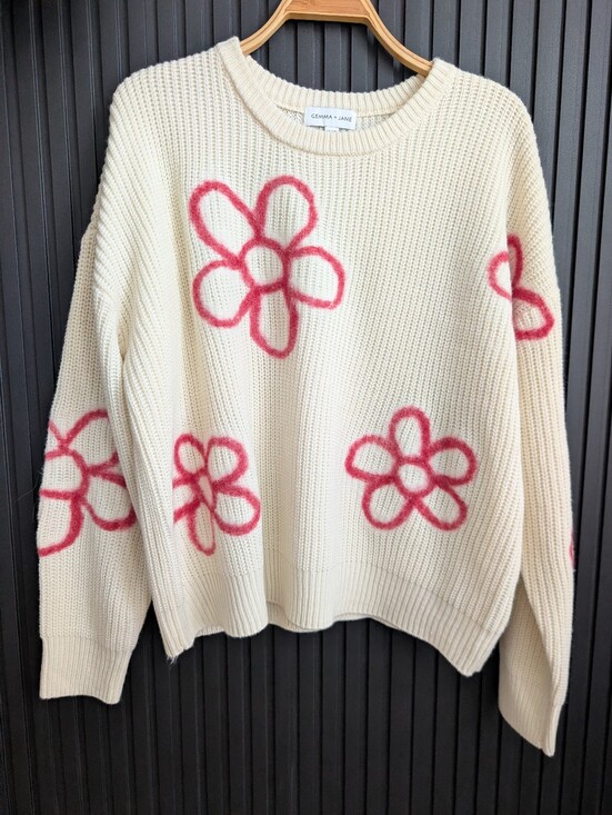 GEMMA + JANE Sweaters - GEMMA + JANE Flower Embroidered Sweater | Size XL